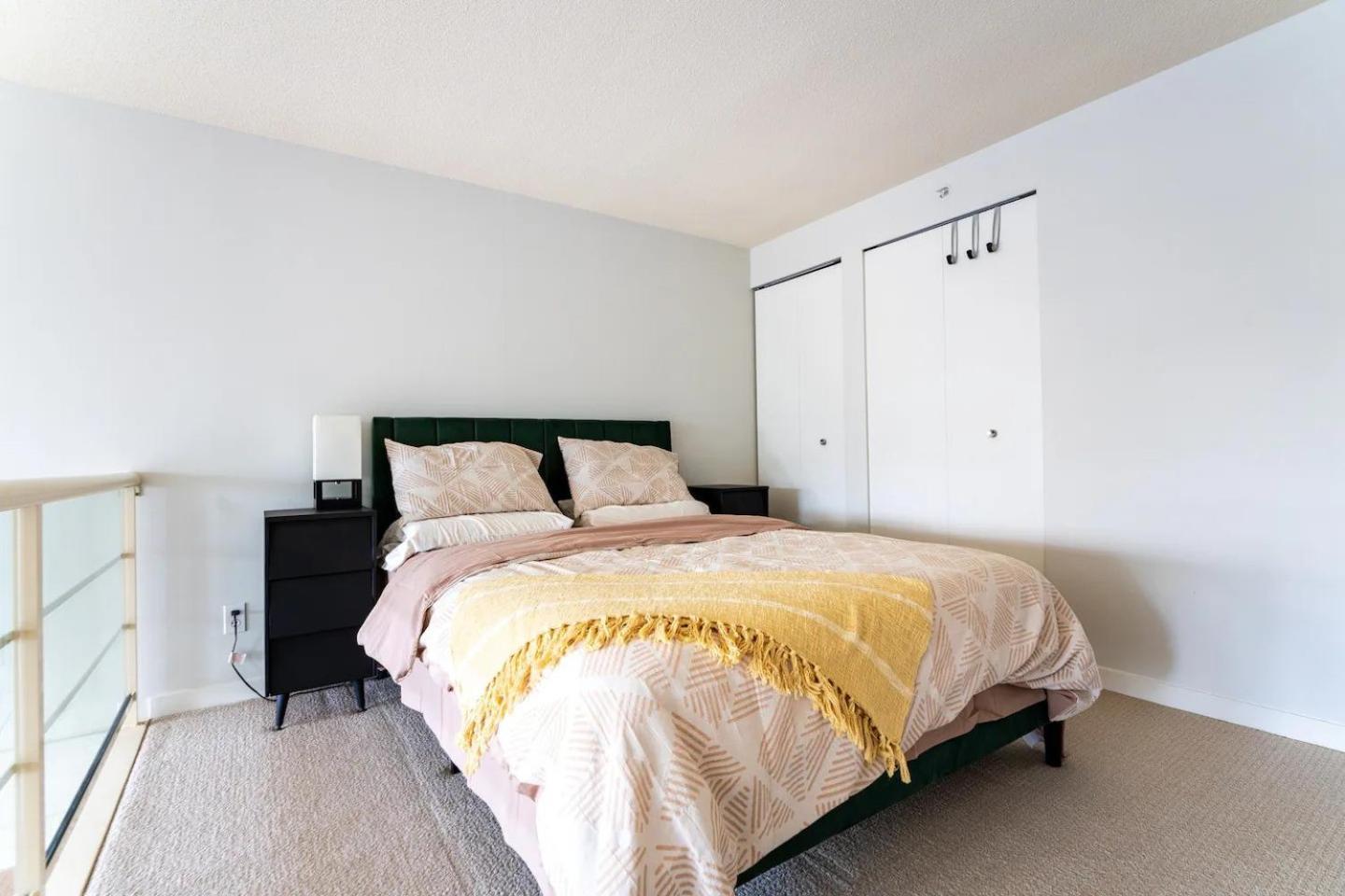 Loft In Downtown With Free Parking Apartment Vancouver